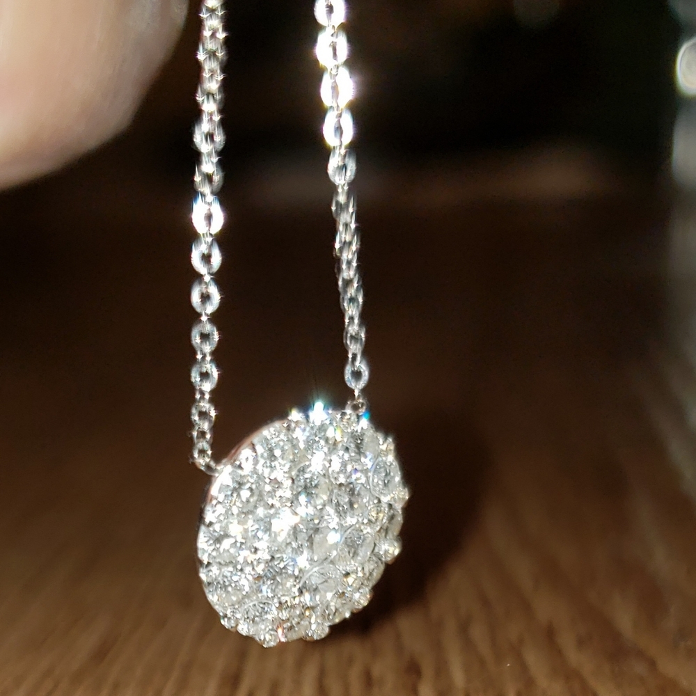 1.21 ct G/H color VS1 Pave diamond pendant